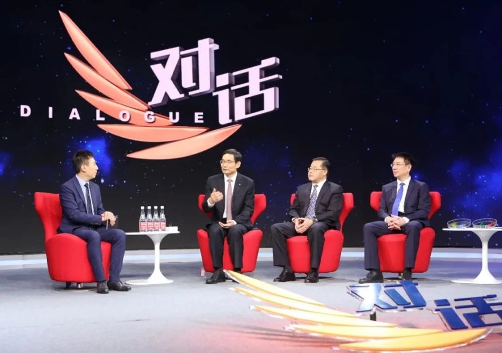 周育先受邀参与央视对话节目，谈企业家心灵，讲EMC易倍故事